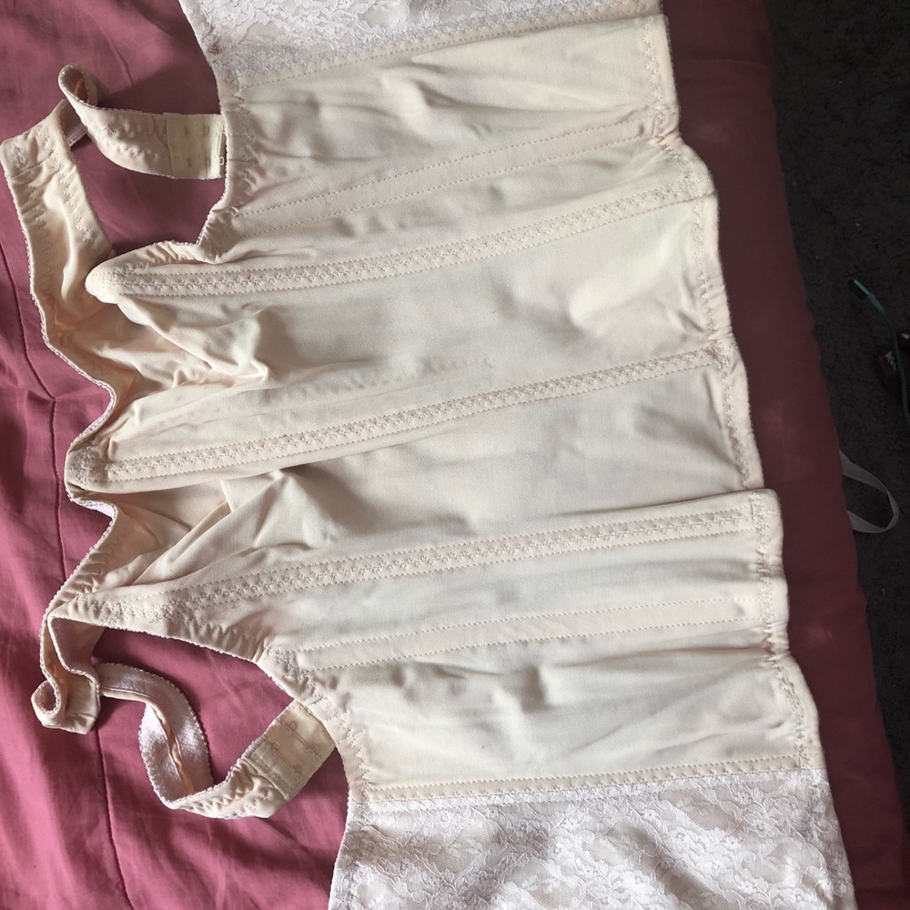 Corset - Picture 7 of 7